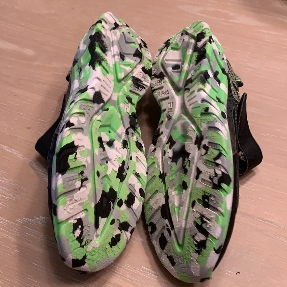 Men’s/ boys FILA sneakers with Velcro show wear